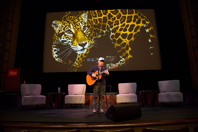 Image of Paul Simon performing during Biodiversity Days.